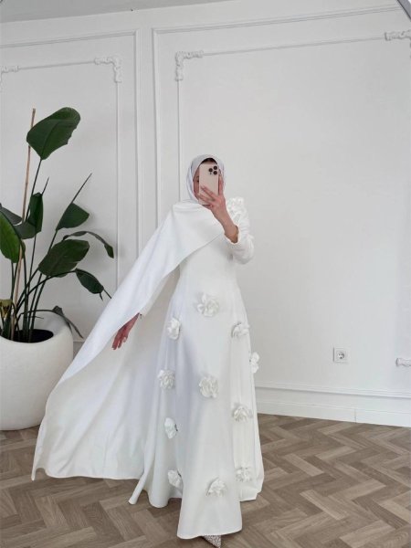 ابيض